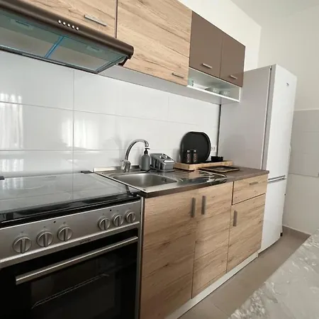 Delete 5 - Zemunske Kapije ベオグラード