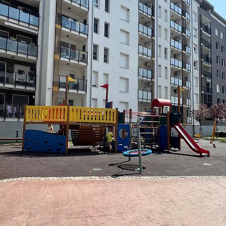 Delete 5 - Zemunske Kapije ベオグラード